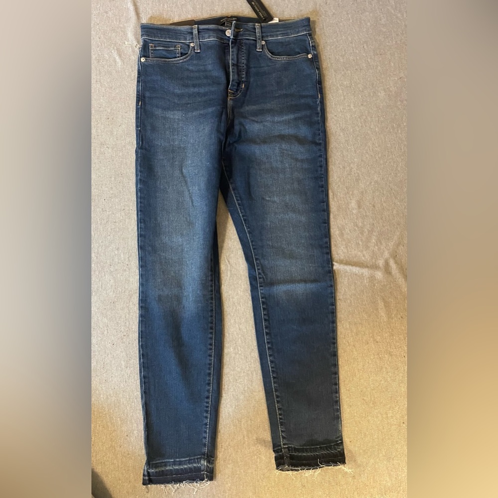 NWT BANANA  REPUBLIC jeans for women. Dark wash
